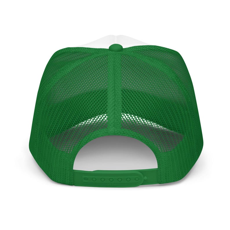 LA JEFA Retro Trucker Hat: Mexican Chingona Boss Gift