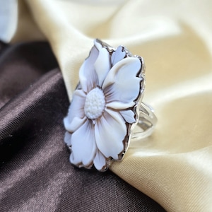 Handskuren blomkameoring: Justerbar 925 silver, italienska hantverkssmycken, rodiumpläterad snäcksring, present till kvinnor