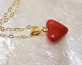 18K Gold Rote Korallen Herz Halskette: Handgemachter italienischer Schmuck