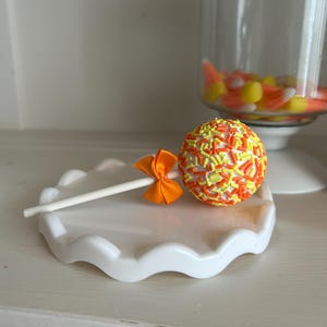 Fake Halloween candy corn cake pops/Halloween/Candy corn/Halloween cake pops/Halloween candy/Halloween treats/Cake pops