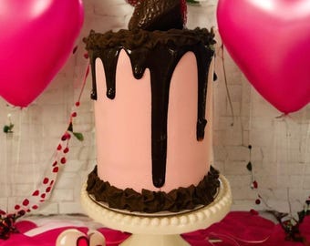 Valentinstag Faux Cake, Tiered Tablett Dekor
