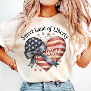 Doce Terra da Liberdade PNG – Coração com Estrelas e Laço da Bandeira dos EUA Vintage, Clipart Patriótico de 4 de Julho, Design de Camisa Coquete por Sublimação