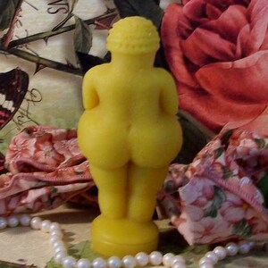 Free USA Shipping Beeswax Venus of Willendorf Candle Small Size Fertility Goddess image 4