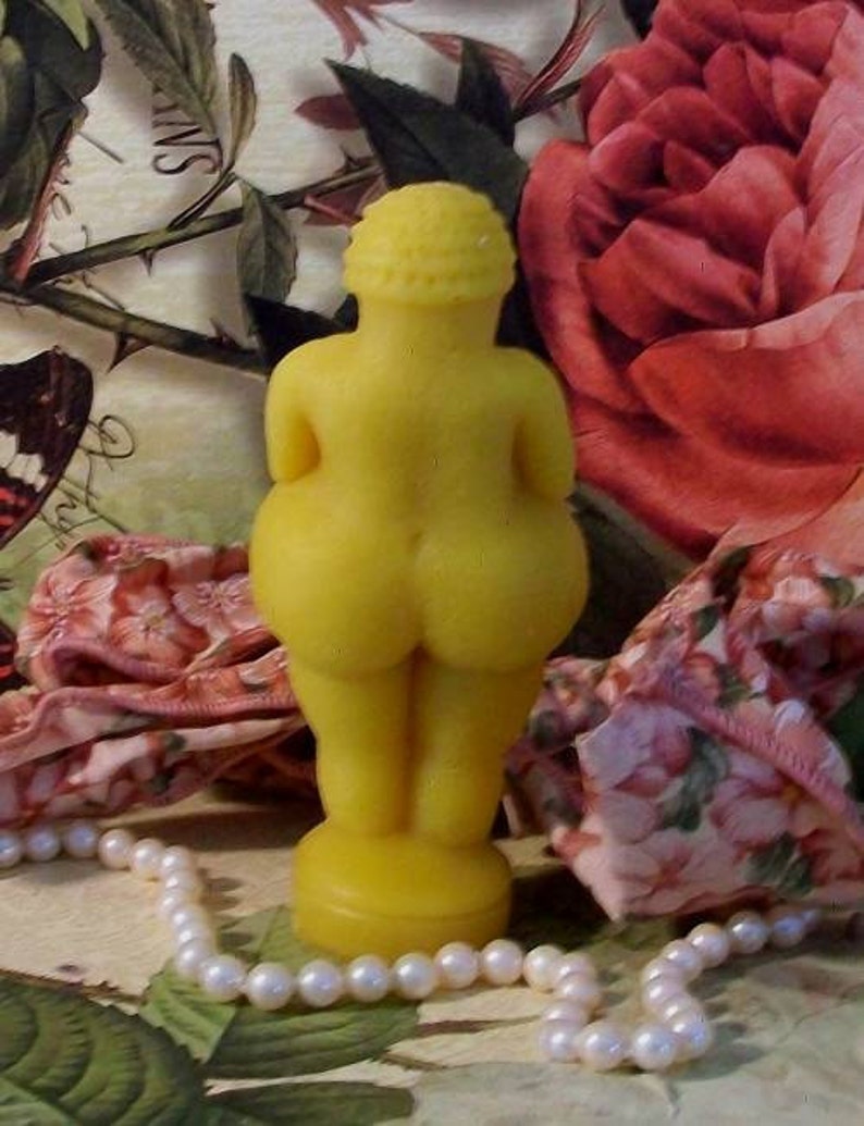 Free USA Shipping Beeswax Venus of Willendorf Candle Small Size Fertility Goddess image 4