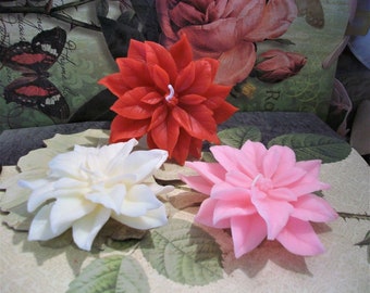 Free USA Shipping Beeswax Poinsettia Flower Candle