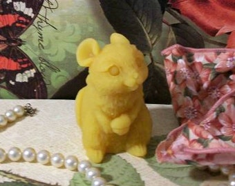 Free USA Shipping Beeswax Mouse With Acorn Candle