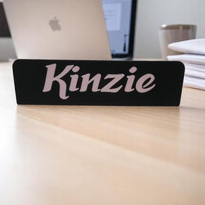 Custom Desk Name Plate – Personalized Office Sign with Elegant Font – Gift for Coworkers, Teachers, or Home Office Decor