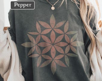 Camiseta de geometría sagrada con estampado de mandala de la flor de la vida para mujer, estilo bohemio, para yoga, con colores cómodos, estilo vintage, estilo hippie espiritual descolorido.