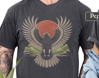 Camiseta con halcón artístico, camiseta con gráfico retro vintage de naturaleza, camiseta bohemia de pájaro descolorido, camiseta con águila de montaña, camiseta con sol