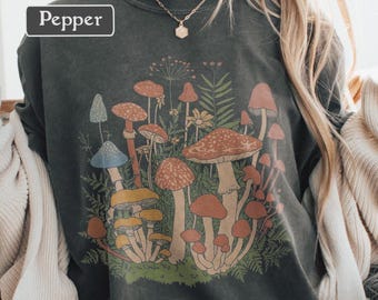 Camiseta de hongos con colores vintage y cómodos / Camiseta con gráfico de hongos hippie / Camiseta de naturaleza cottagecore para amantes de los hongos, arte forestal retro