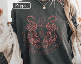 Camiseta con tatuaje de tigre tailandés, camiseta de tigres gemelos Sak Yant, camiseta de protección espiritual, diseño de tatuaje budista, camiseta con gráfico asiático, camiseta de colores cómodos