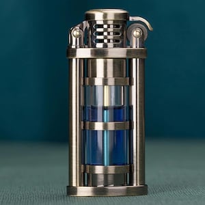 Zyphora | Vintage Feuerzeug mit transparentem Tank und klassischer Flamme