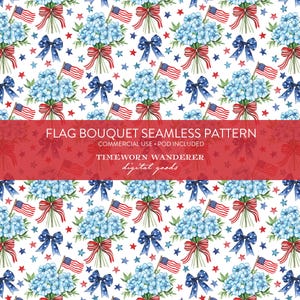 Puede incluir: Patrón sin costuras con ramos de flores azules, banderas americanas, lazos rojos y azules sobre un fondo blanco con estrellas rojas y azules. El texto "FLAG BOUQUET SEAMLESS PATTERN" está en una pancarta roja.