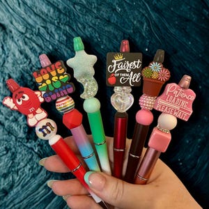 Stylos à bille - Amusants et originaux - Large sélection disponible.  Motifs colorés et mignons