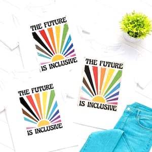 Paquete de 3 versiones de SVG y PNG de igualdad. El futuro es inclusivo. Camisetas retro con diseño de arcoíris y orgullo LGBTQ+ para combinar.