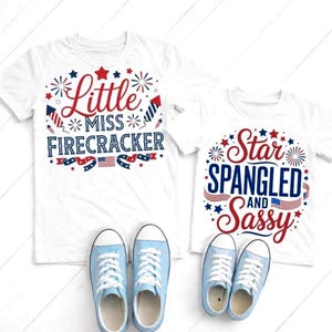 4 de julio PNG 4 Diseños USA Estrella Spangled Stud, Little Miss Firecracker Kids Mix and Match Group Shirts Graphics