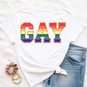 Orgullo SVG PNG con letras arcoíris en negrita "GAY" para Cricut, sublimación, fuente con brillo falso para camisetas, pegatinas, bolsas y regalos LGBTQ+