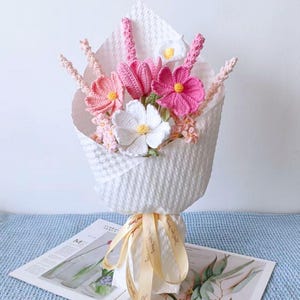 Handmade Rosa Häkelblumenstrauß | Ewiges durchdachtes Geschenk für Mutter, Freundin, Geburtstag oder Geschenk für besondere Anlässe