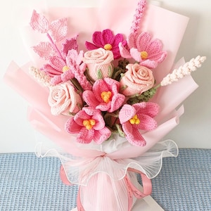 Handgefertigter Häkelblumenstrauß - Rosa Pfingstrosen, Rosen, Tulpen, Lavendel - Romantisches Geschenk für Jahrestag, Hochzeit, Geburtstag