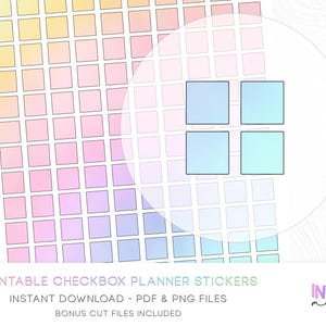 Peut inclure: Planificateur d'autocollants imprimables avec une grille de carrés aux couleurs pastel. Le design comprend le texte "PRINTABLE CHECKBOX PLANNER STICKERS" et "INSTANT DOWNLOAD - PDF & PNG FILES". Ces autocollants sont conçus pour les planificateurs.
