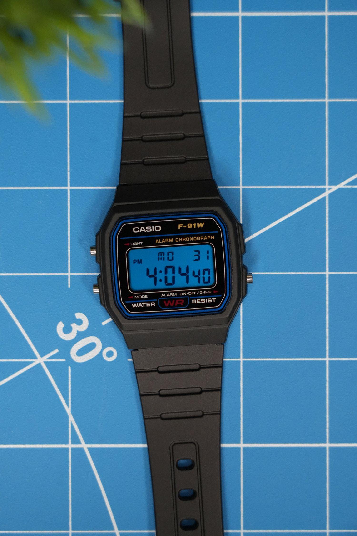 カシオ F-91W「ブルーシフト」、グリーンフィルターモッド、新品完成品