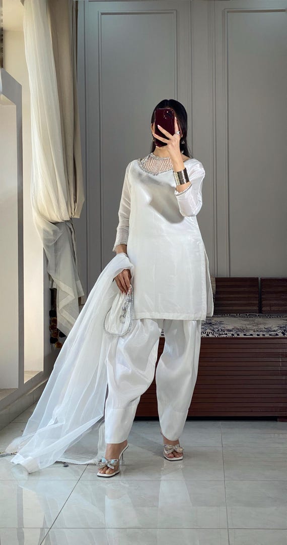 white party wear pakistani dresses Gown Pakistani White Salwar Kameez Ready To Wear Dress Wedding Bollywood Party L