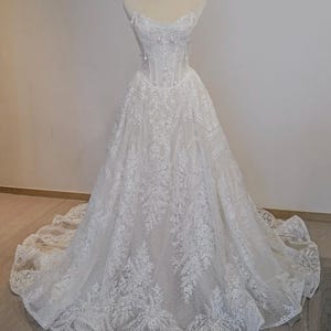 Romantic Lace Basque Waist Ball Gown – Sweetheart Neckline with Flowing Lace Skirt, Vintage Vibe Gown - Elise