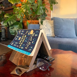 Wooden triangle book stand, Place Holder