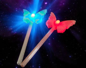 Led-verlichtingsstaf vlinder: gloeiende feeënmagie voor Halloween-feesten