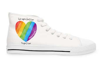 Tênis de cano alto feminino Pride - Apoio LGBTQ+, design de coração de arco-íris, calçado casual colorido, tênis da moda para o verão, melhores juntos