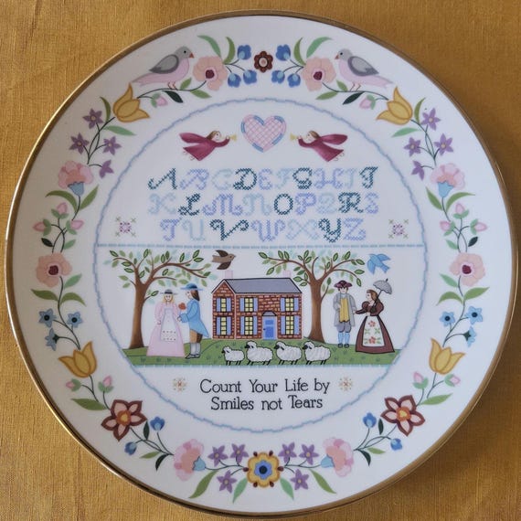1986 Plate - Embroidery Style Jacobean Sampler from The Collection by Linda Griffith 8.5"