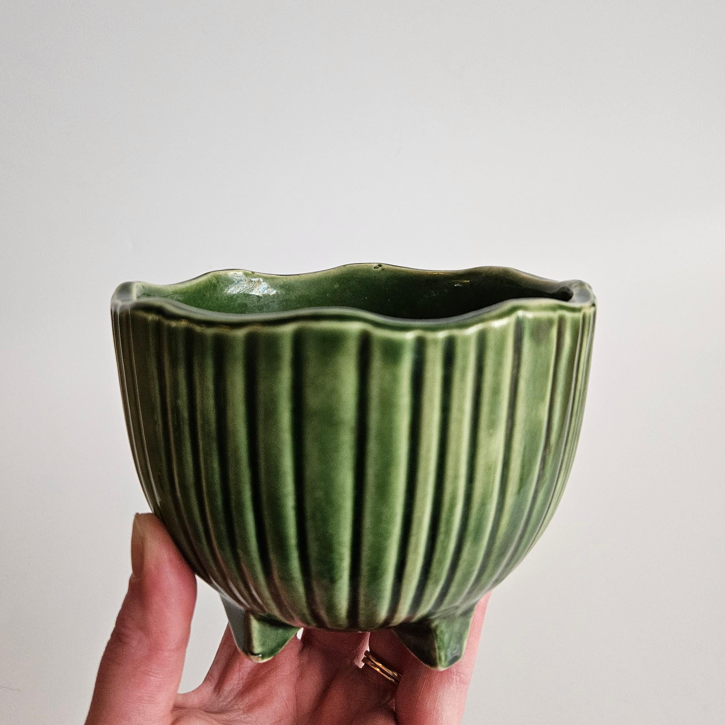 Vintage Mccoy 612 Planter – Ribbed Deep Green Pottery – 1960s USA
