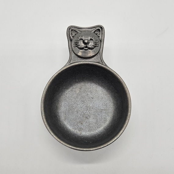 Rare Wilton Mount Joy Pewter Cat Bowl – Vintage USA Made – Heavy Metal Kitchen Decor