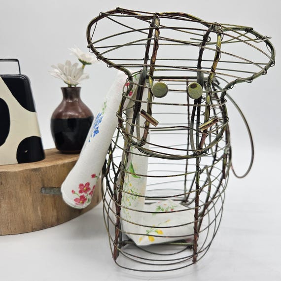 Vintage Wire Cow Basket – Metal Farmhouse Animal Folk Art Decor