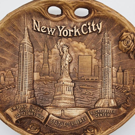 Vintage NYC Wall Hanging: Faux Wood Statue of Liberty Plaque