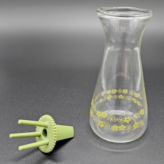 Vintage Single Pyrex Spring Blossom Shaker – Crazy Daisy – 1970s Green Floral Salt or Pepper Shaker – Rare Piece