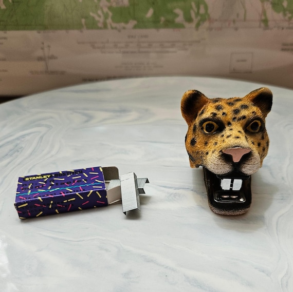 Cheetah Head Mini Stapler with Vintage Stanley Bostitch No. 10 Staples – 90s Novelty Desk Accessory – Jungle Animal Office Supply Set