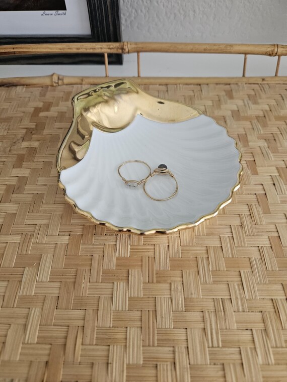 Royal Worcester Gold Lustre Ware scallop dish.  Perfect trinket dish for holding jewelry, or as a decorative piece. Fireproof and vintage!