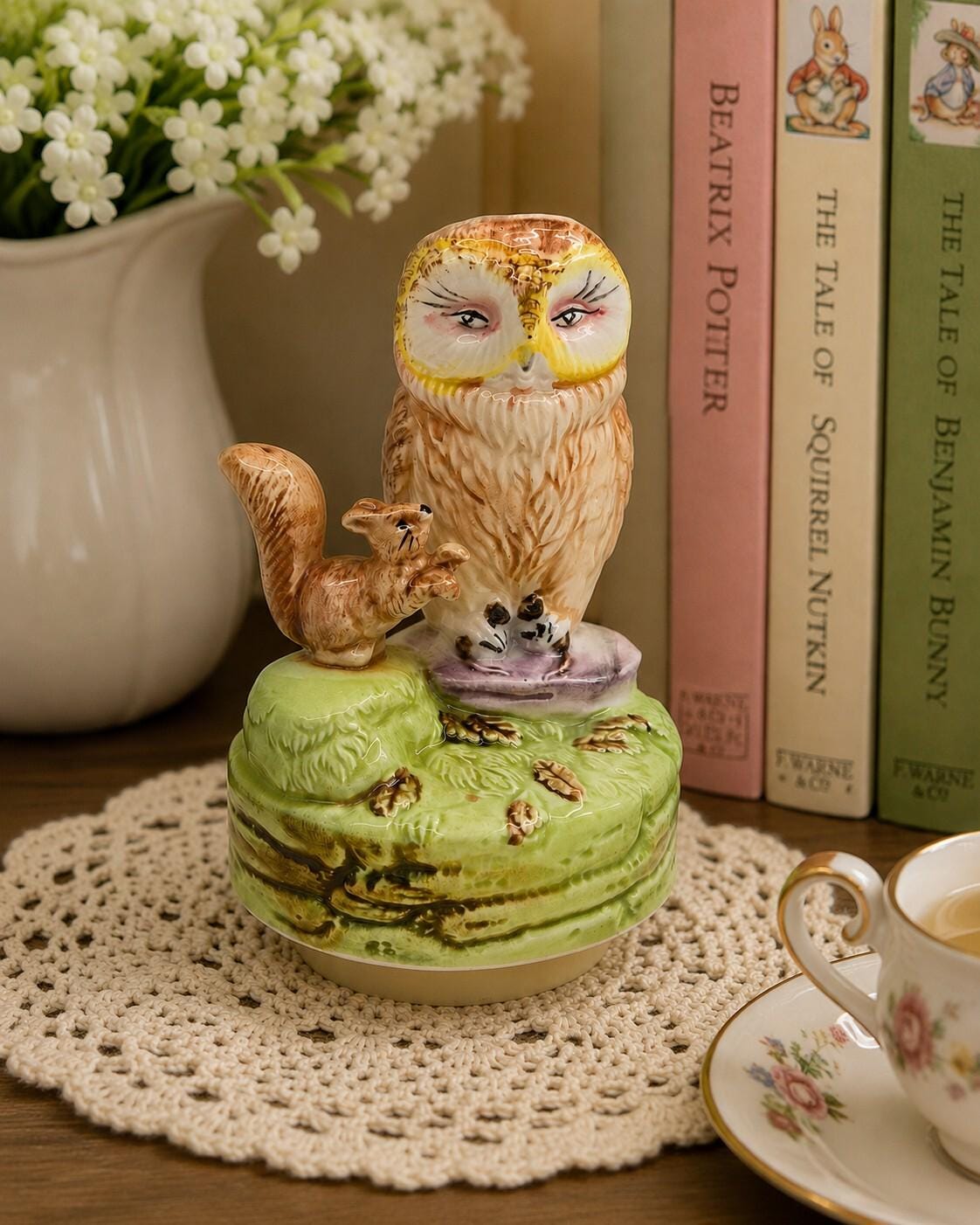 Vintage Schmid Beatrix Potter Squirrel Nutkin Owl Music Box