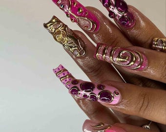 Presse-ongles rose glam fait main | Bulles 3D, oeuvres d'art en métal liquide doré | Ongles longs carrés pour des vibrations luxurieuses audacieuses