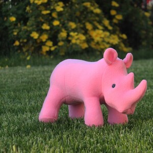Peluche rhinocéros rose
