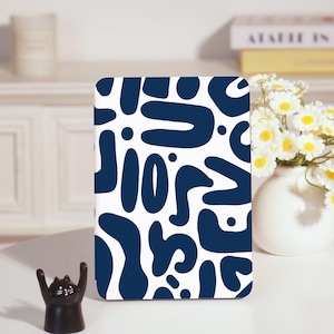 Custodia Kindle personalizzata con blocchi di colore blu per Paperwhite 11/12a generazione, Paperwhite 5a/6a/7a generazione, Kindle base 2024, Kindle con cinturino da polso