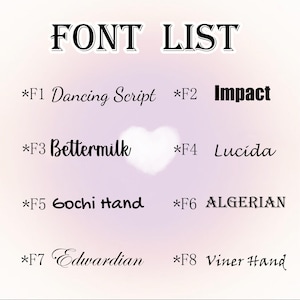 Op de afbeelding: Een lettertypenlijst op een zachtroze achtergrond. De tekst "FONT LIST" staat bovenaan. Daaronder staan lettertypenamen zoals "Dancing Script", "Impact", "Bettermilk", "Lucida", "Gochi Hand", "ALGERIAN", "Edwardian" en "Viner Hand".