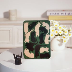 Kitten Playing Kindle Personalized For Case Paperwhite 1/2/3/4, Paperwhite Case, Paperwhite 6“, Kindle 2024/2025, Kindle Paperwhite Cover