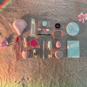 Mini make-up essentials kit