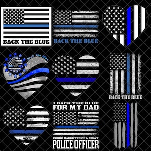 Puede incluir: Colección de diseños patrióticos con la bandera estadounidense, una franja azul, estrellas y texto. Se incluyen las frases "Back the Blue", "I Back the Blue for my Dad" y "Proud Daughter of a Brave Police Officer".