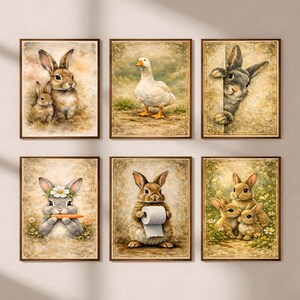 Puede incluir: Seis impresiones enmarcadas en acuarela con adorables conejos y un ganso. La obra de arte tiene una estética vintage con colores suaves e ilustraciones detalladas. Cada impresión está en un marco marrón, lo que se suma al encanto rústico.