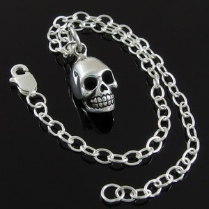 Skull Charm Bracelet, Sterling Silver Charm Bracelet with Skull Charm, Halloween Bracelet, Memento Mori Charm Bracelet, Macabre Jewelry