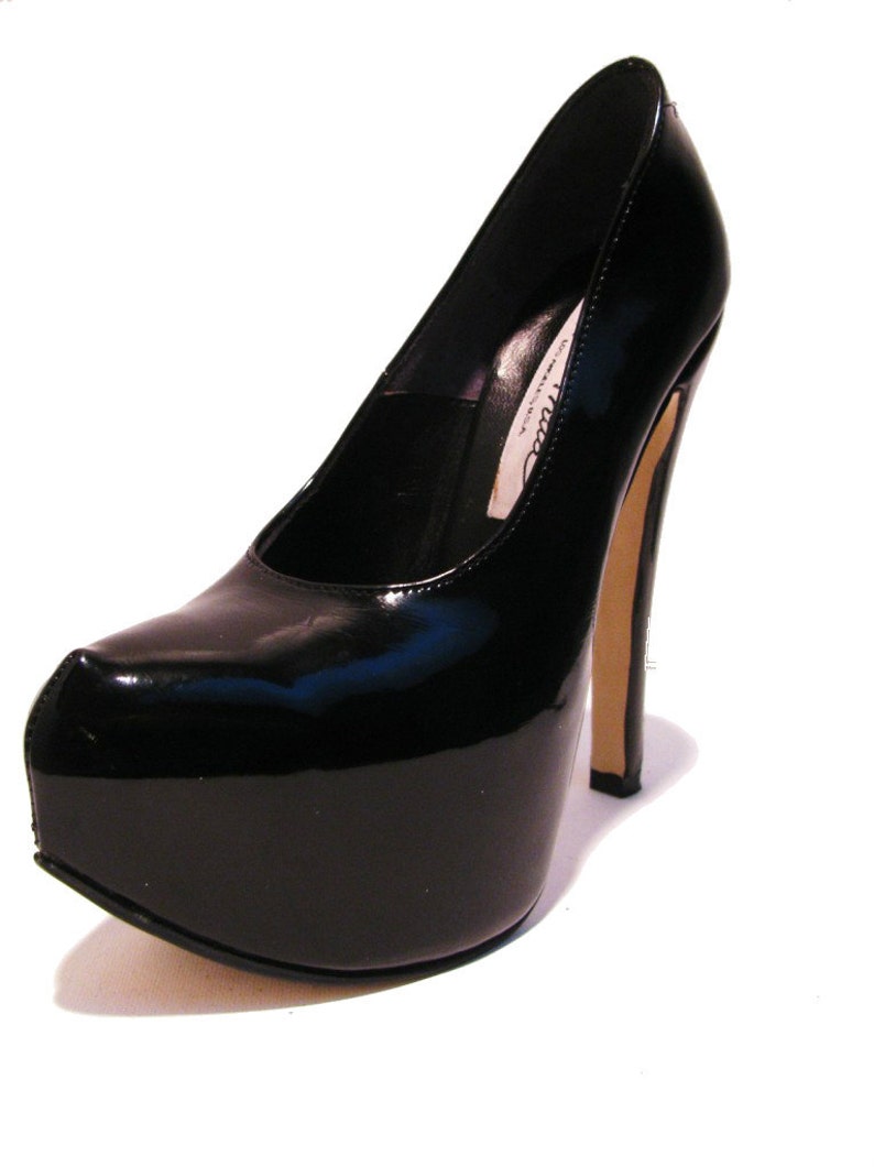 Vintage High Heels 1980s Else Anita Black Patent Leather Erte Pumps Wms US Size 8 image 3