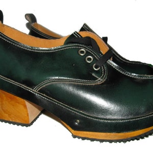 Vintage 1980&#39;s Green Rub-Off Leather JOHN FLUEVOGS Wooden Bottom Derby Clogs from England Fits Womans US. size 5